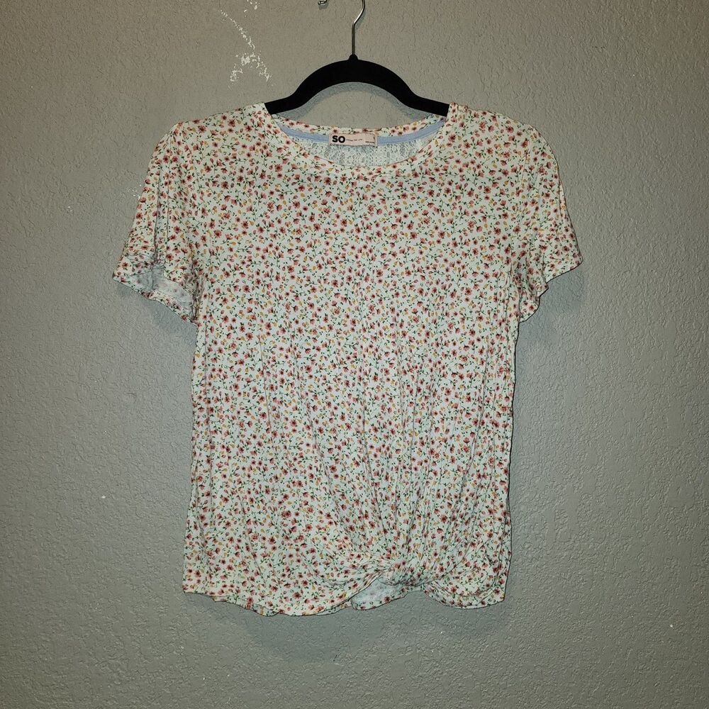 SO White Floral Womens Basic Spring Tee | Small